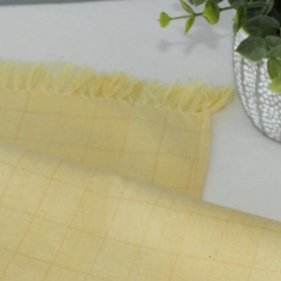 Table Runner Yellow - Picture 2 of 5